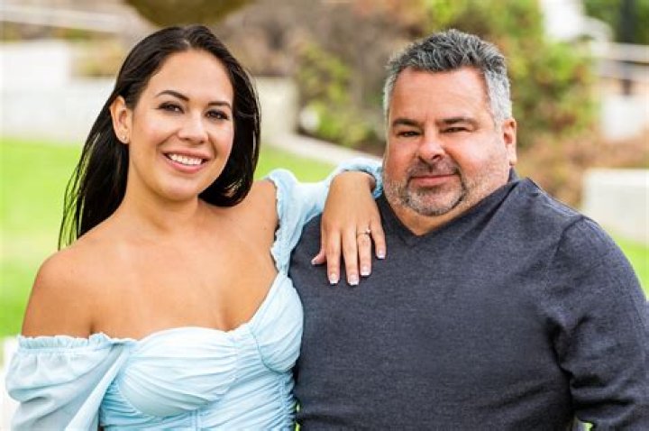 '90 Day Fiancé' Star Secretly Dating 'Sister'?