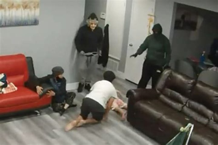 'Teen Mom' Star Robbed and Stuck at Crime Scene!