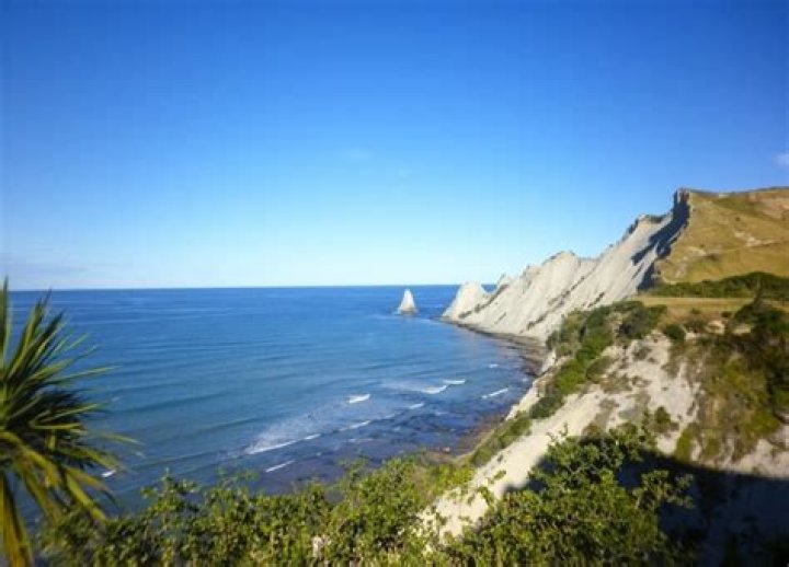 14 Most Famous Landmarks in New Zealand