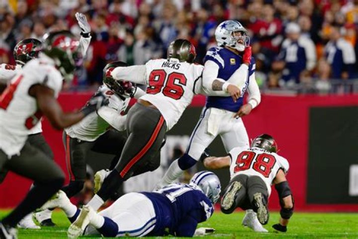 Akiem Hicks Net Worth - Wiki, Age, Weight and Height, Relationships, Family, and More