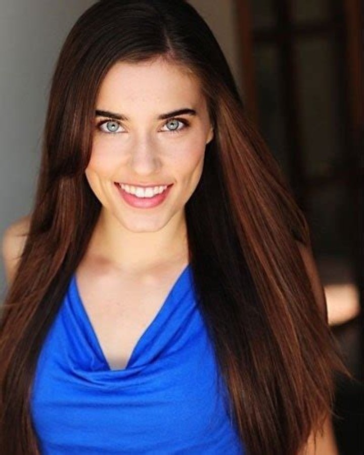 Alix Angelis – the twin sister of Kris Angelis is happily married and doing well career wise!