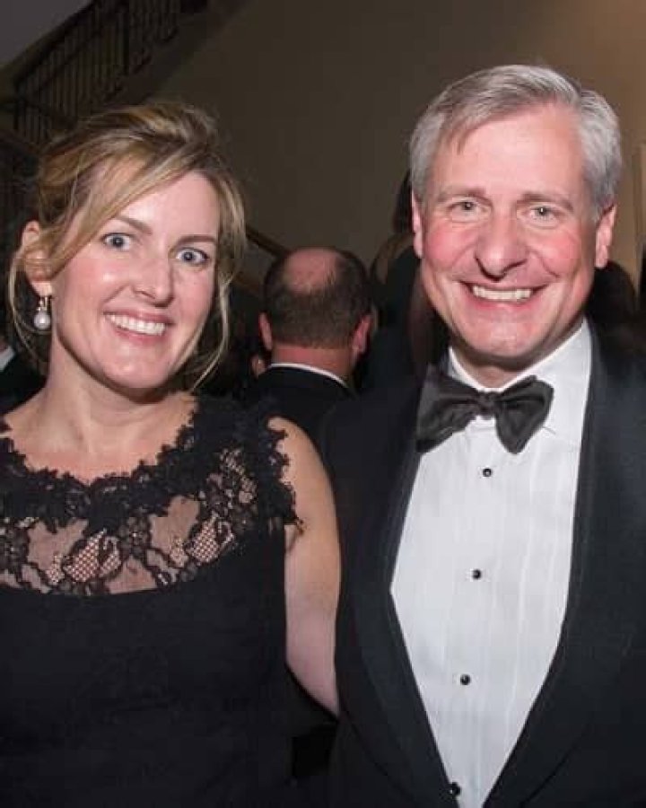 All about the dating, relationship, wedding, children, and career of author Jon Meachem’s wife Margaret Keith Smythe Meachem!