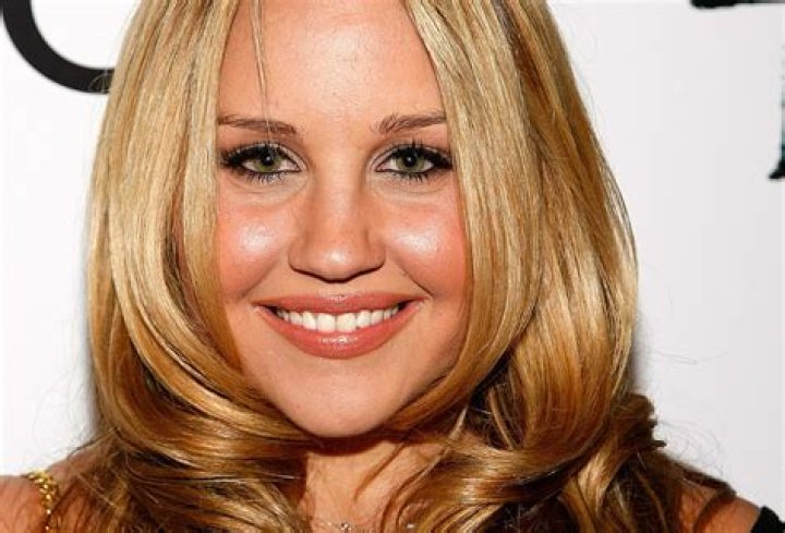 Amanda Bynes Shows Off Face Tattoo