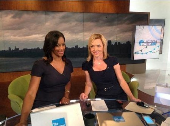 American Television Veteran Meteorologist, Vivian Brown Tied The Knot With Her Mysterious Husband And Is A Mother Of Three.