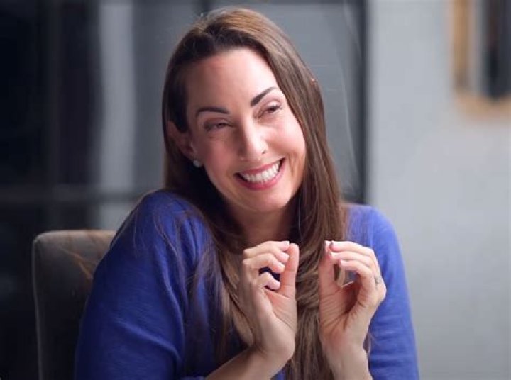 Amy Edwards Bio (Wiki) 