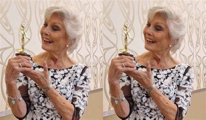 Angela Rippon Bio (Wiki) 