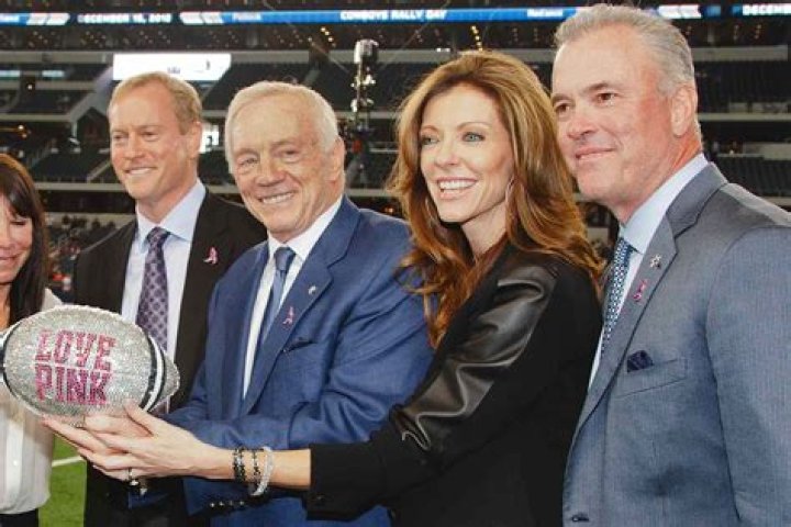 Are Jason Garrett and His Wife Brill Garrett Parents? Also know if Brill is Related to Jerry Jones; And her Married Life