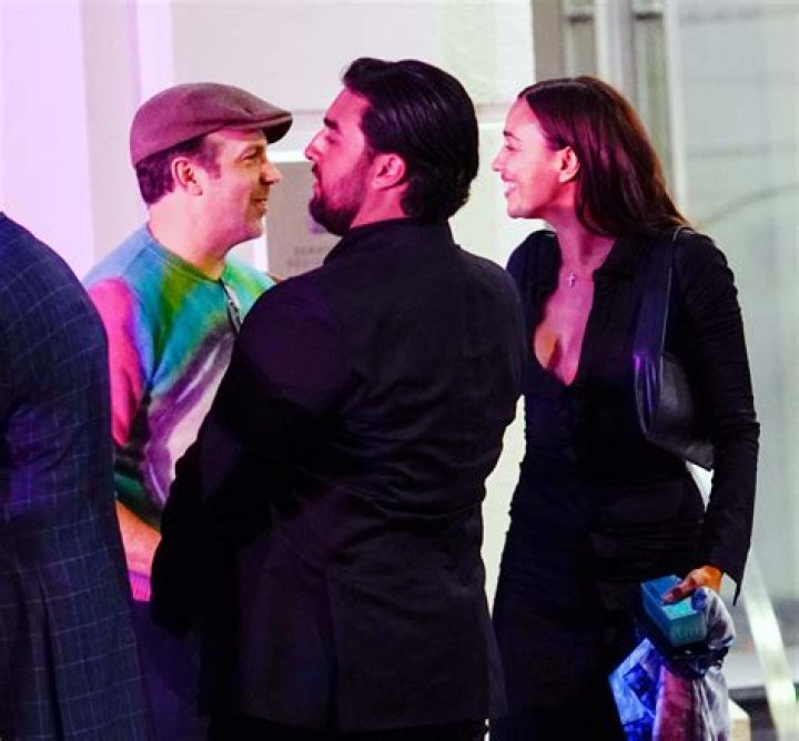 Are Jason Sudeikis & Irina Shayk happening, or are they ‘just friends’?
