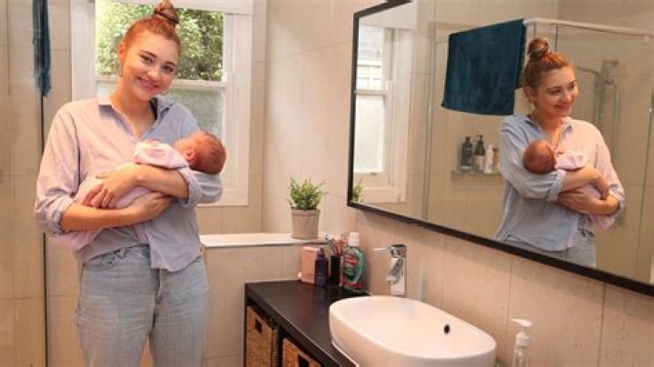 Aussie model Erin Langmaid gave birth to a baby without realizing she was pregnant