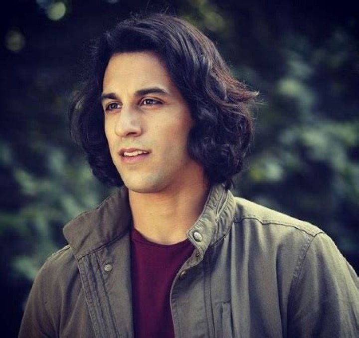 Australian Film and Television Actor, Deniz Akdeniz Is Not Dating Anyone.