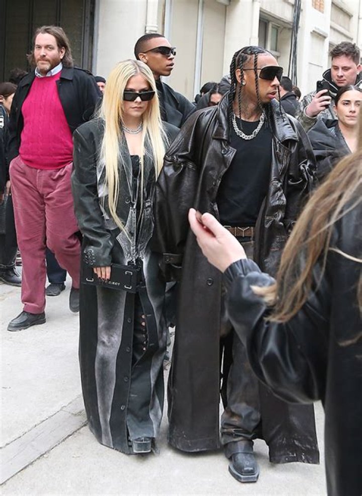 Avril Lavigne & Tyga made their coupled-up debut at Paris Fashion Week