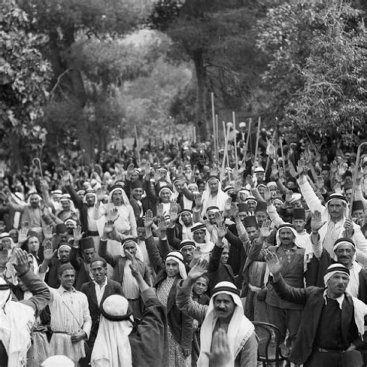 Bella Hadid Wasn’t Allowed To Grow Up Muslim and Was Bullied for Being Arab!