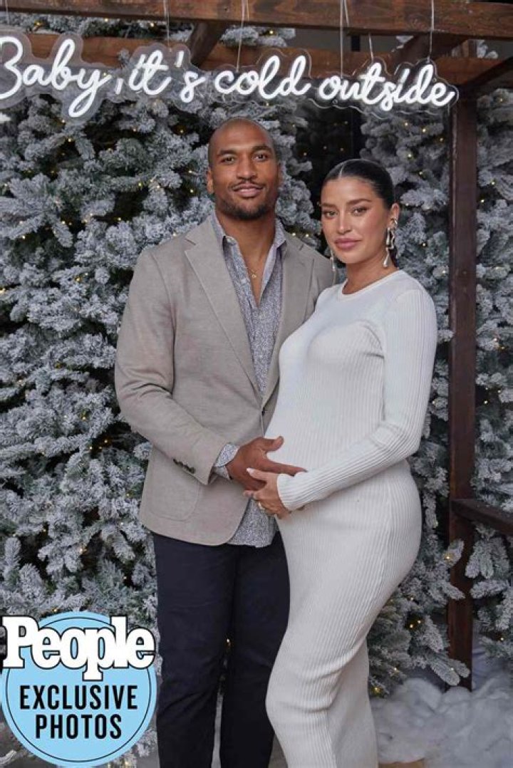 Billionaire’s Christmas-Themed Baby Shower! See How Jennifer Gates Prepared to Welcome her Future Daughter!