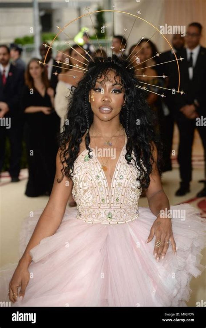 bitchy | Heavenly Bodies: Fashion and the Catholic Imagination Costume Institute Gala