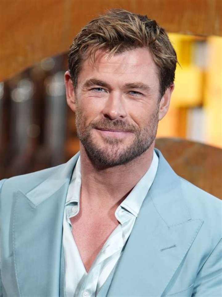 Chris Hemsworth’s new mustache: hot or pass?