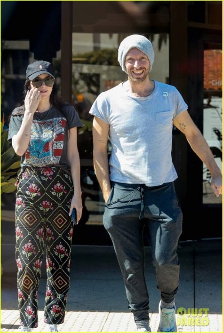 	Chris Martin & Dakota Johnson are still together and are ‘pretty serious’	