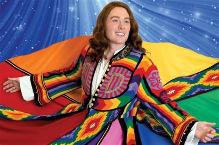 Clay Aiken says people don’t care if he’s gay