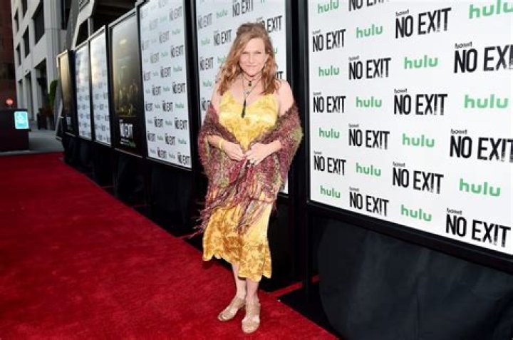 Dale Dickey Net Worth - Wiki, Age, Weight and Height, Relationships, Family, and More