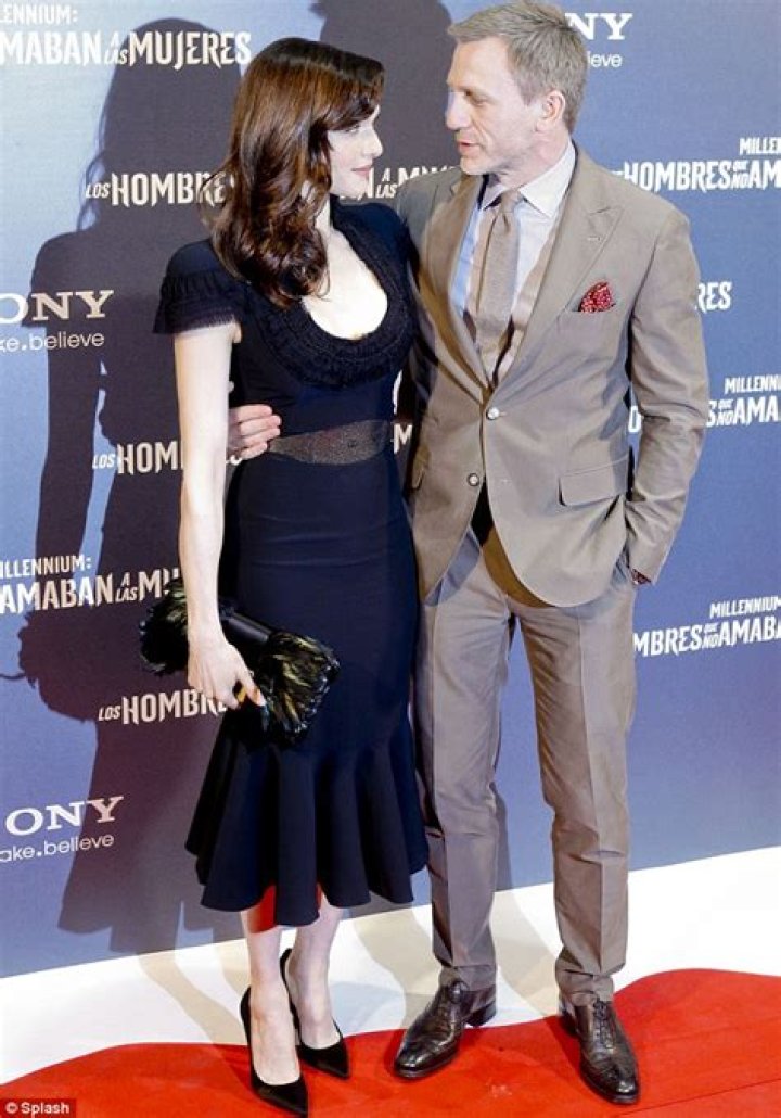 Daniel Craig & Rachel Weisz walk their first red carpet together: sexy or meh?