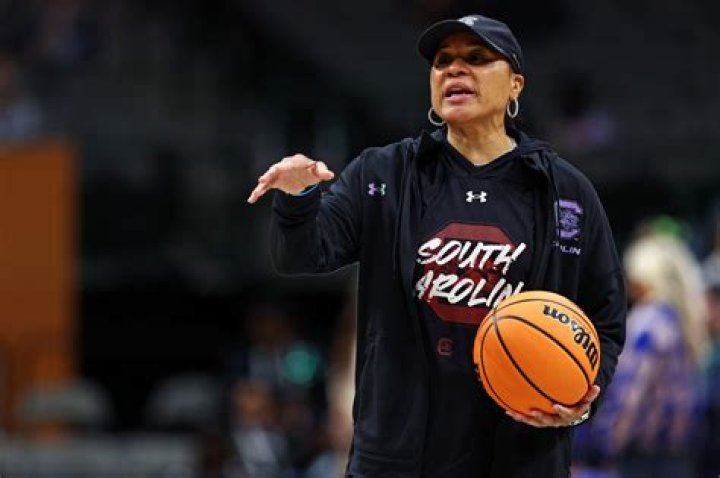 Dawn Staley Net Worth - Wiki, Age, Weight and Height, Relationships, Family, and More