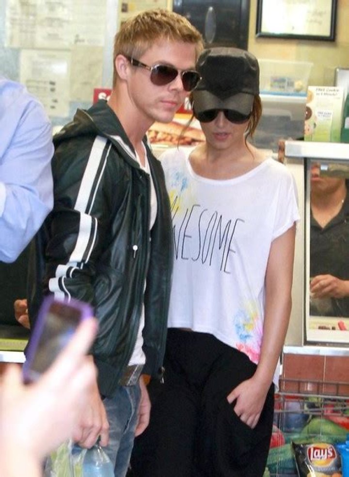 Derek Hough Bio (Wiki) 