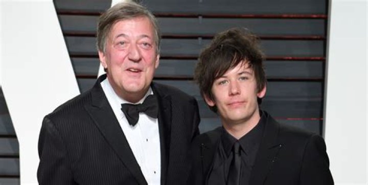 Did Stephen Fry quit Twitter after being slammed for a misogynistic interview?
