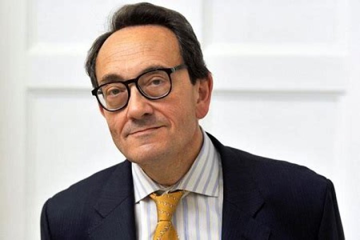 Does Sebastian Armesto Have a Girlfriend? His Love Life