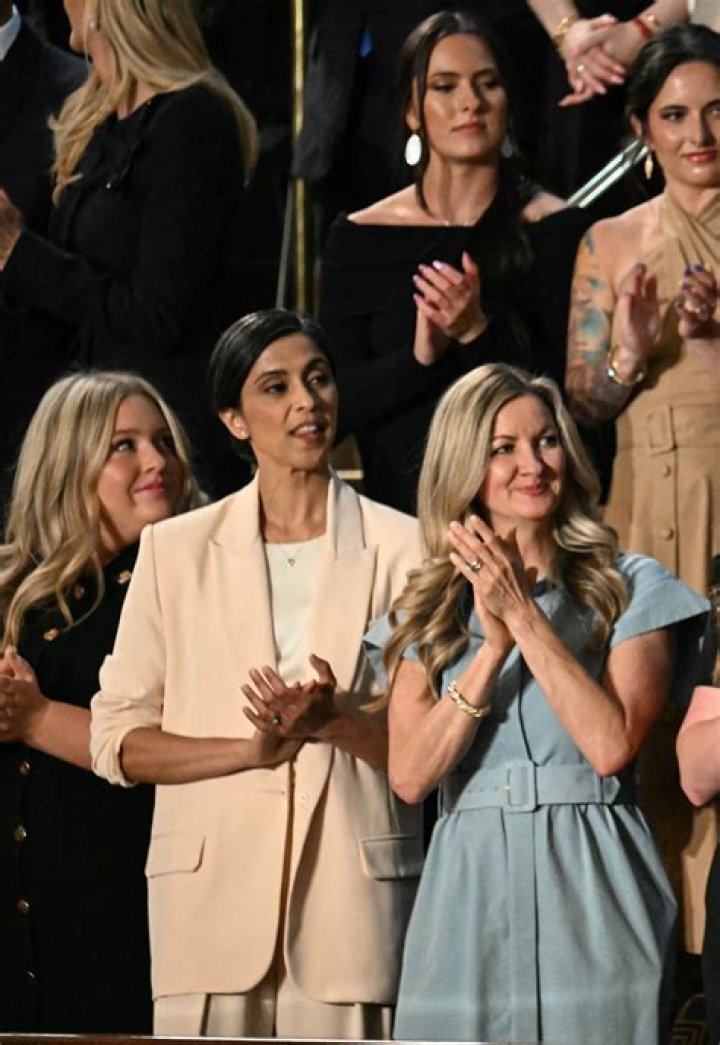 Duchess Kate repeats an Oscar de la Renta suit for The Nook-EACH opening