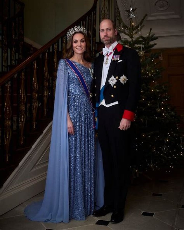 Duchess Kate wore Jenny Packham & the Lotus Flower Tiara to the state dinner