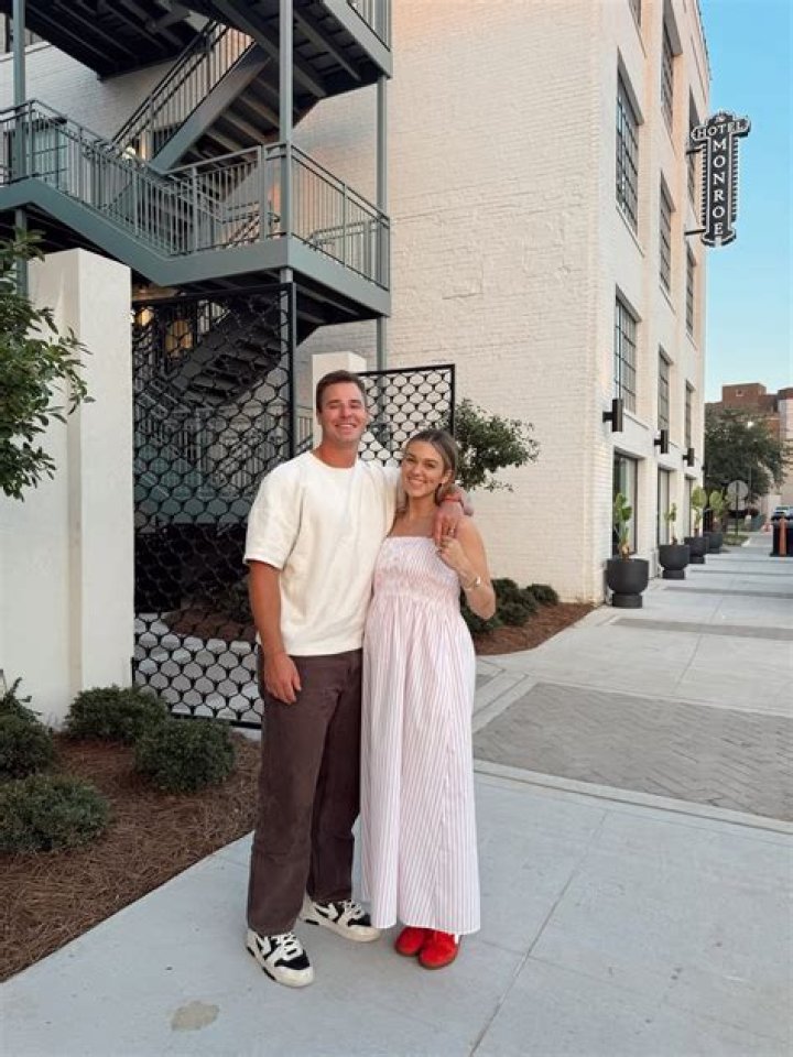 ‘Duck Dynasty’ fame Sadie Robertson Married Fiance Christian Huff! Do not miss the Wedding updates