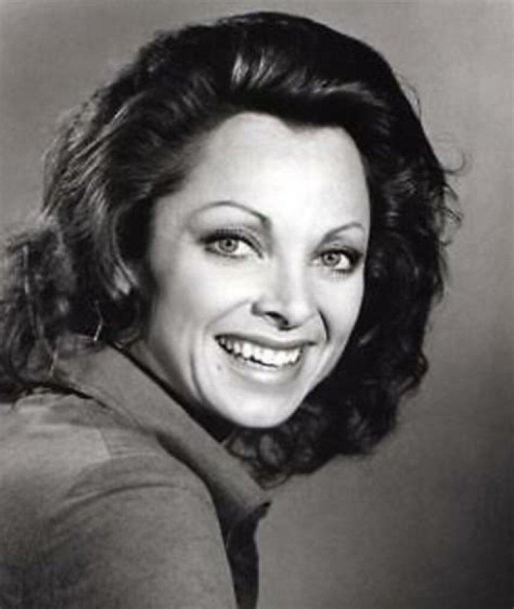 Elizabeth Moss Bio (Wiki) 