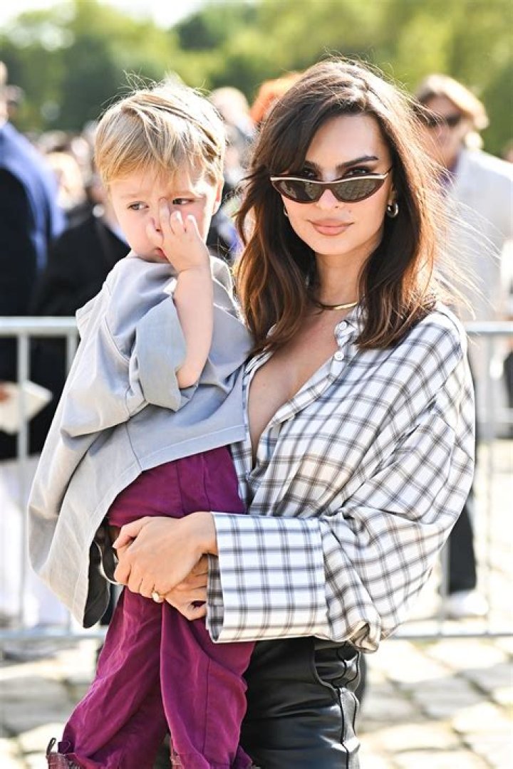 Emily Ratajkowski mom to a gender-neutral child Sylvester Apollo Bear!