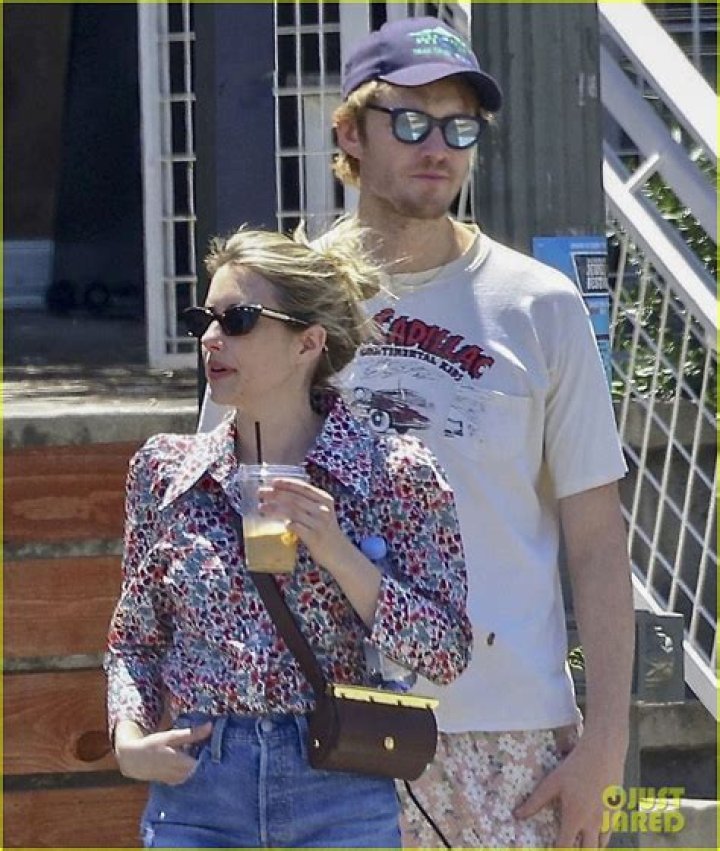 Emma Roberts and her new boyfriend Cody John seemed cozied up on their Holidate night