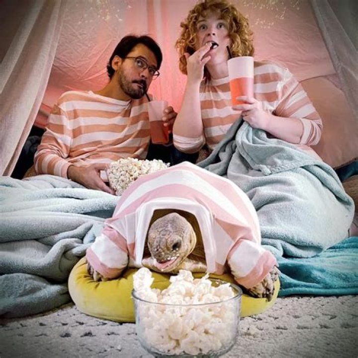 Ethel the Glamour Tort Knows How To Dresses For the Right Occasion