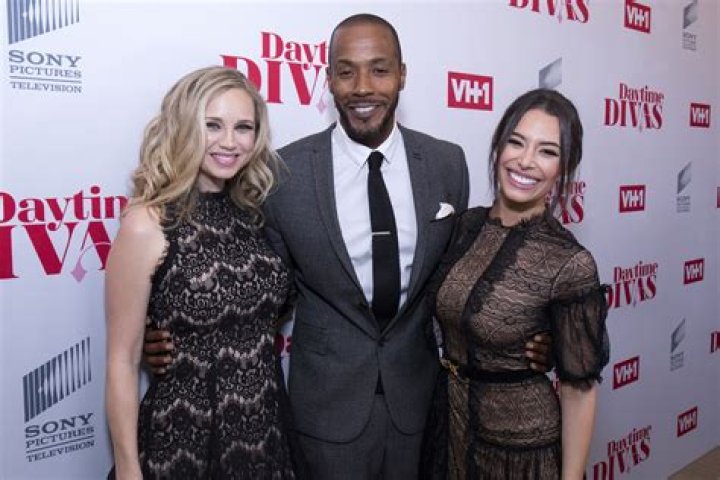 Fiona Gubelmann Net Worth - Wiki, Age, Weight and Height, Relationships, Family, and More