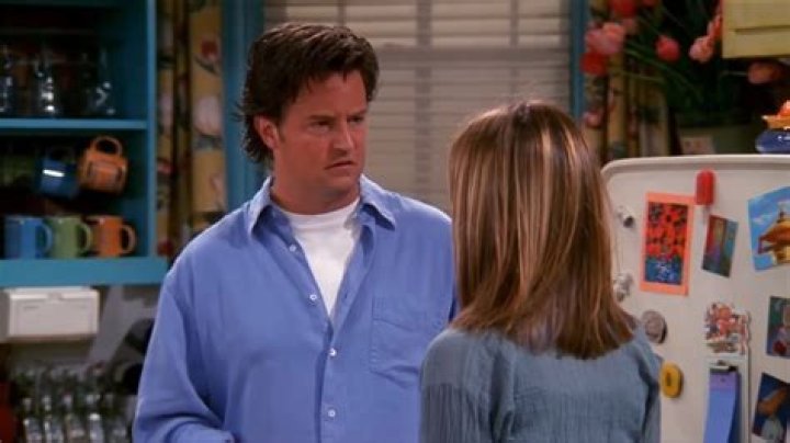 Friends Star Matthew Perry Finally Revealed the Reason Why He Dumped Julia Roberts!