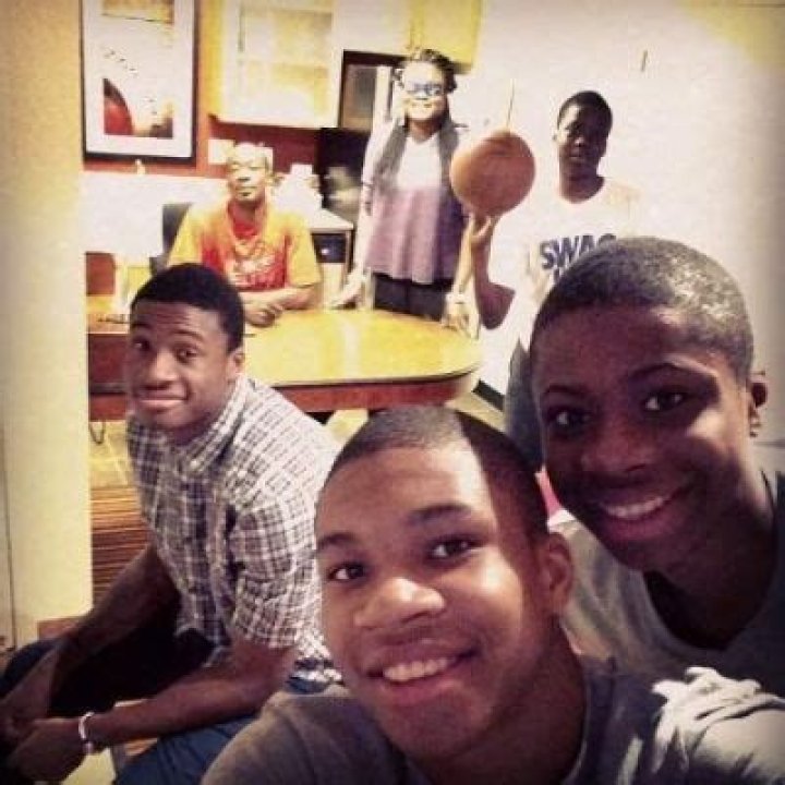 Get To Know About Giannis Brother Francis Antetokounmpo Height, Age & Net Worth