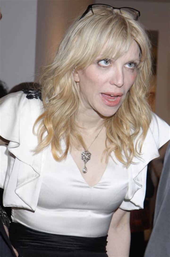 	Goop told Courtney Love to lose weight: “You are your own advertisement”	