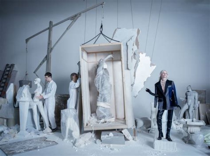 Gucci’s mascara ad campaign featuring punk musician Dani Miller criticized!