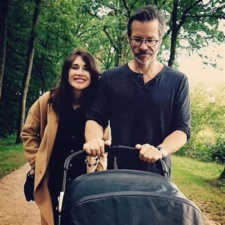 Guy Pearce impregnated Carice van Houten with their first little shadowbaby