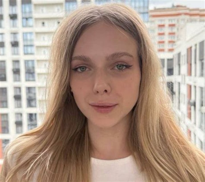 Harvey Mills Bio (Wiki) 