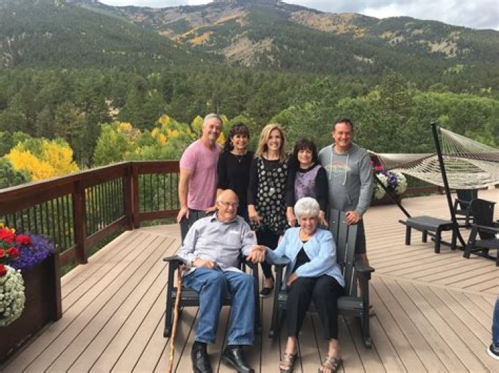 Hilary Duff: ‘My legs are strong and they carry me every single day’