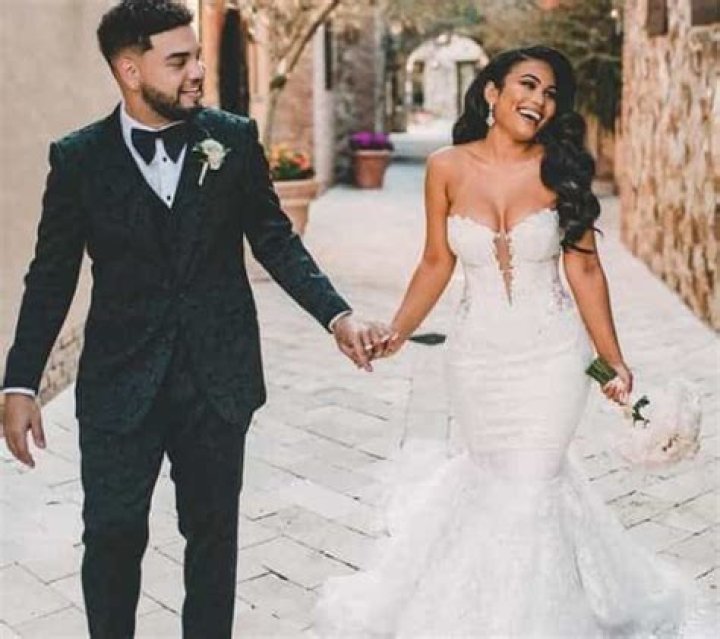 Hispanic vine maker, Lejuan James exchange wedding vows with Instagram model, Camilaa Inc.