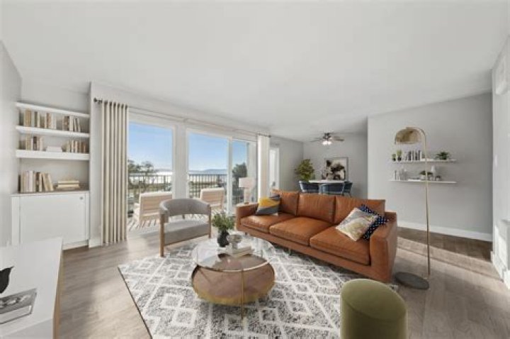 Is The Dunes apartments from Insecure a real complex in Los Angeles?