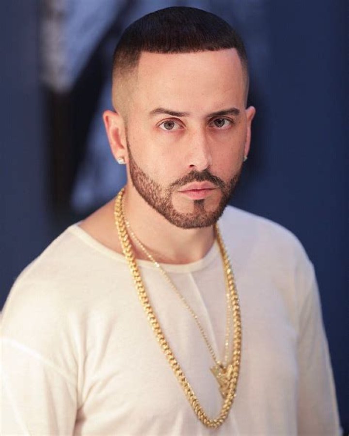 J Balvin Height - CelebsHeight.org