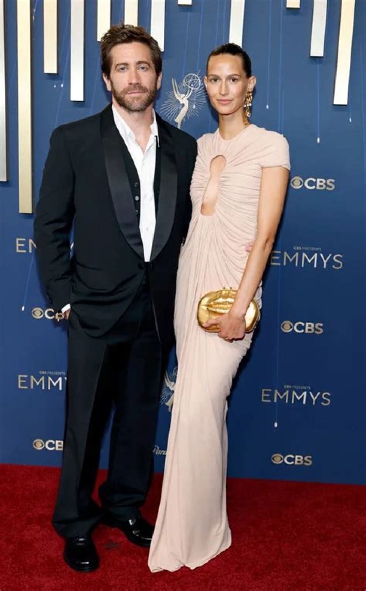 Jake Gyllenhaal & girlfriend Jeanne Cadieu posed together at the ‘Ambulance’ premiere