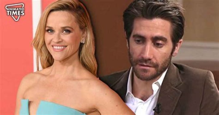 Jake Gyllenhaal is tormented by photos of his long lost love, Reese Witherspoon