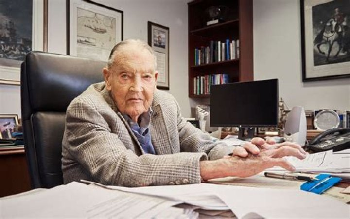 John Bogle Net Worth - Wiki, Age, Weight and Height, Relationships, Family, and More