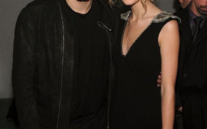 John Mayer Net Worth - Wiki, Age, Weight and Height, Relationships, Family, and More