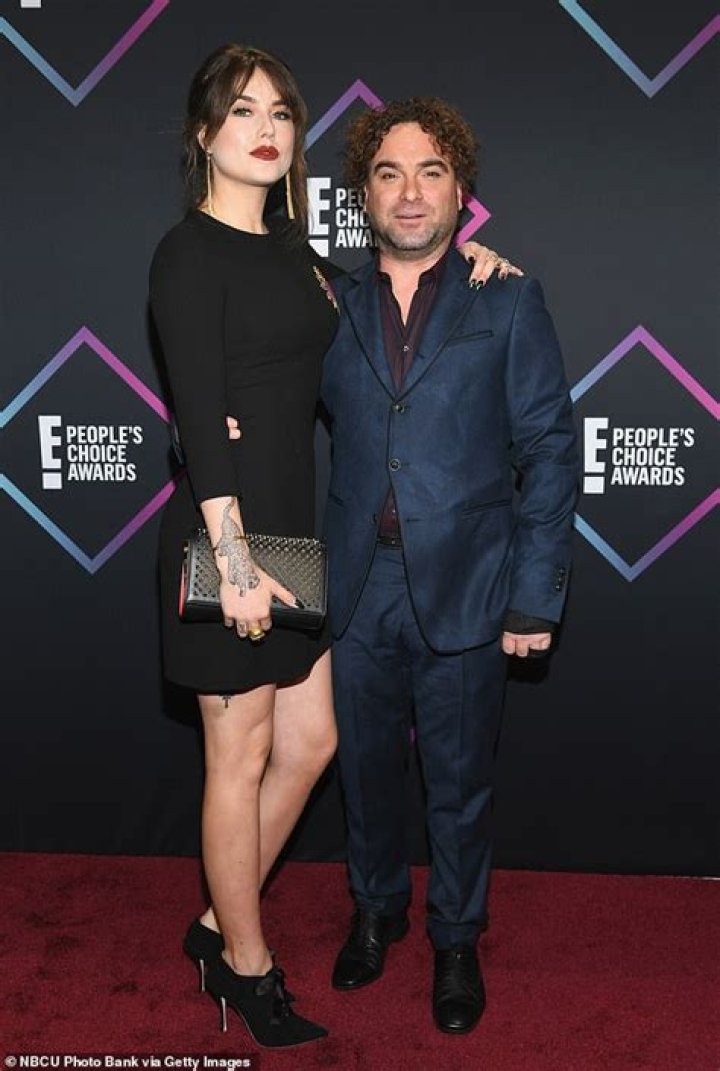 Johnny Galecki, 43, brought his 21-year-old girlfriend to the People’s Choice Awards